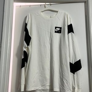 Men’s Nike shirt
